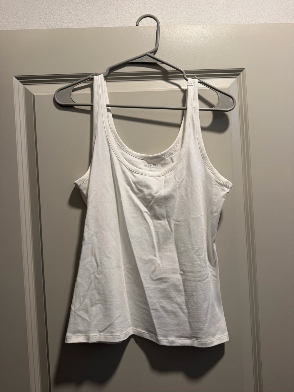 Old Navy White Scoop Neck Tank, Large